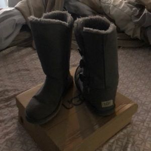 DARK GRAY UGGS